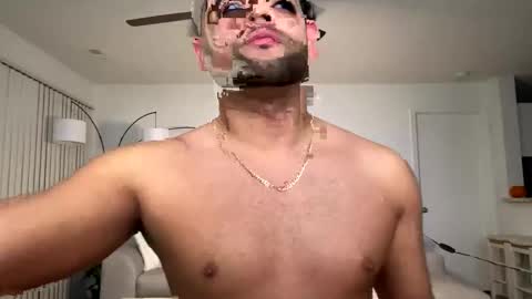 Snapshot of ianrijos01 chatting on 10/16/25, 03:07 DickFixx online show from 10/16/25, 03:07