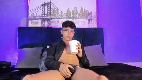 Snapshot of ianwayne_ chatting on 12/11/24, 03:05 Andrew online show from 12/11/24, 03:05