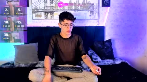 Snapshot of ianwayne_ chatting on 01/12/25, 08:25 Andrew online show from 01/12/25, 08:25