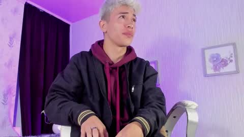 Snapshot of ianwayne_ chatting on 02/20/25, 12:25 Andrew online show from 02/20/25, 12:25