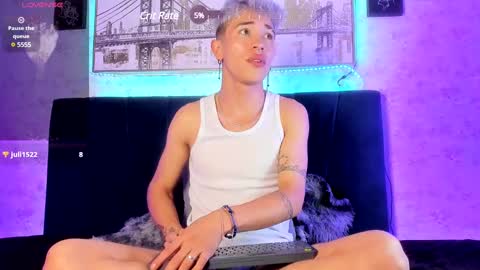 Snapshot of ianwayne_ chatting on 02/27/25, 08:39 Andrew online show from 02/27/25, 08:39