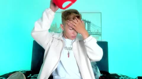 Snapshot of ianwayne_ chatting on 01/18/26, 04:05 Andrew online show from 01/18/26, 04:05