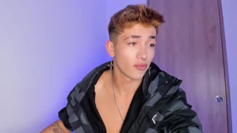 Snapshot of ianwayne_ chatting on 02/12/26, 03:45 Andrew online show from 02/12/26, 03:45