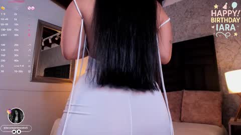 Snapshot of iara_martinez chatting on 10/24/25, 01:07 I A R A online show from 10/24/25, 01:07