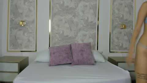 I A R A online show from 04/29/26, 12:31