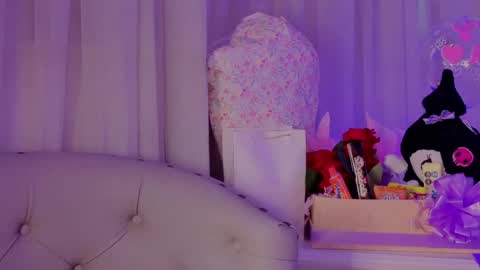  iara smith  online show from 05/11/26, 04:04