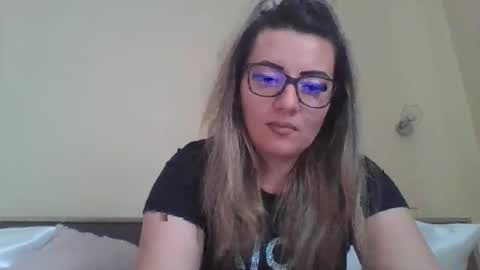 Yasmine online show from 01/17/26, 10:42