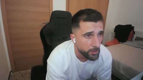 Snapshot of iberian_macho chatting on 10/11/25, 09:35 iberian_macho online show from 10/11/25, 09:35