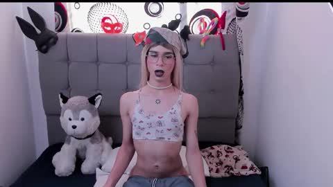 Snapshot of ibiza_cami chatting on 09/15/25, 09:26 Camila online show from 09/15/25, 09:26