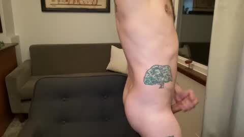 Snapshot of icculus423 chatting on 04/07/26, 04:24 icculus423 online show from 04/07/26, 04:24