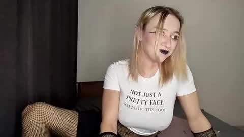 Jade online show from 12/15/25, 02:43