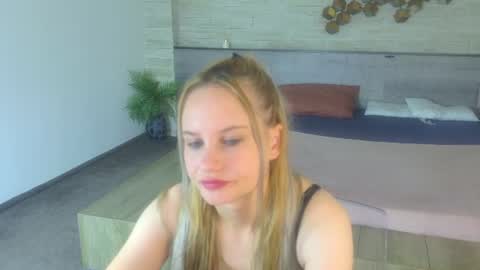Ice Blue online show from 06/11/26, 07:56