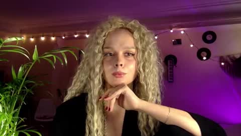 Snapshot of icecreamamy chatting on 01/07/26, 11:51 Nina online show from 01/07/26, 11:51