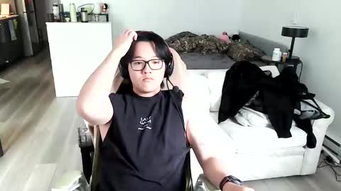icecreampuff0 online show from 05/13/26, 08:06