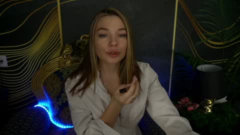 Danielle online show from 12/28/24, 02:53