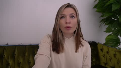 Danielle online show from 01/09/25, 03:34