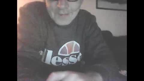 Snapshot of icemandude chatting on 01/11/25, 09:04 icemandude online show from 01/11/25, 09:04