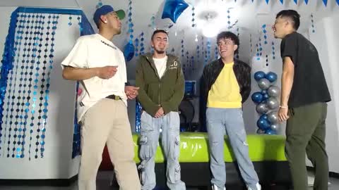Snapshot of icevermilk chatting on 02/16/25, 12:43 THOMAS AND DAMIAND online show from 02/16/25, 12:43