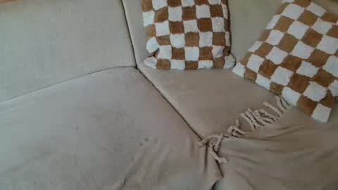 Snapshot of ich_hh chatting on 09/25/25, 12:09 SnowTiger online show from 09/25/25, 12:09