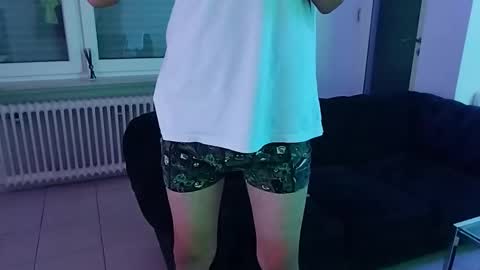 icheinfachich13 online show from 09/18/25, 01:18