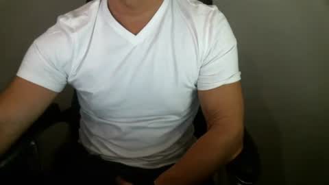 Snapshot of icyou222 chatting on 12/09/24, 02:06 ICU2 online show from 12/09/24, 02:06