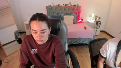 Icy online show from 06/15/26, 12:07