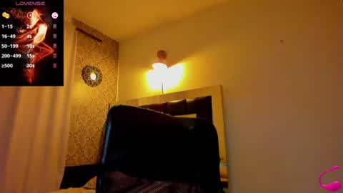 Snapshot of idarasmith_ chatting on 07/11/26, 01:52 Idara Smith online show from 07/11/26, 01:52