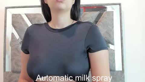 Idara Zanin online show from 12/17/25, 11:38