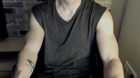 Snapshot of idkiww chatting on 02/10/26, 08:24 yo online show from 02/10/26, 08:24