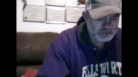 Snapshot of idkwhyidothis348732 chatting on 02/18/25, 12:48 idkwhyidothis348732 online show from 02/18/25, 12:48