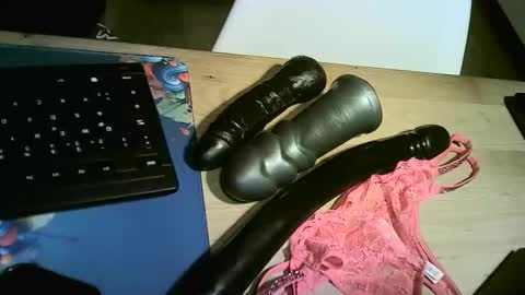 Snapshot of idtravel89 chatting on 02/28/26, 02:23 ... online show from 02/28/26, 02:23