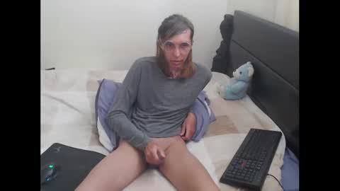 Snapshot of iemmaxox chatting on 12/13/24, 12:42 IEmmaXO online show from 12/13/24, 12:42