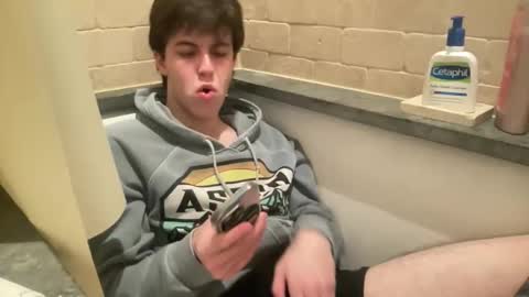 Snapshot of ihatethatcuteguy chatting on 02/05/26, 05:01 All American Jock online show from 02/05/26, 05:01