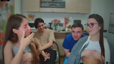 Julia and Mira online show from 02/04/25, 04:39