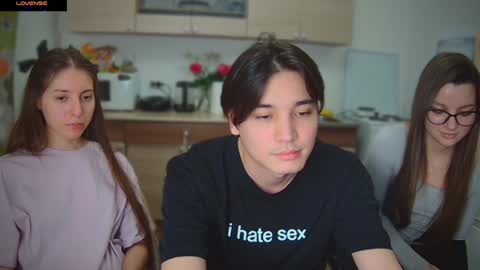 Julia and Mira online show from 02/07/25, 05:51