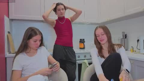 Julia and Mira online show from 11/24/25, 10:59