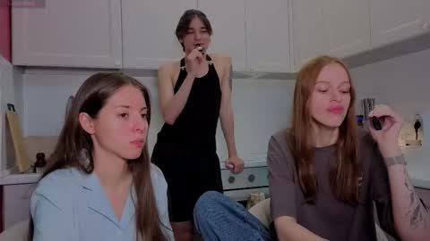 Julia and Mira online show from 12/20/25, 10:00
