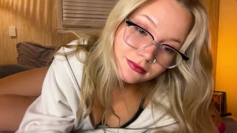 cassie online show from 01/08/25, 04:02