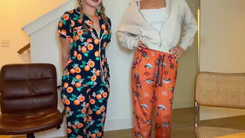 cassie online show from 01/10/25, 04:44