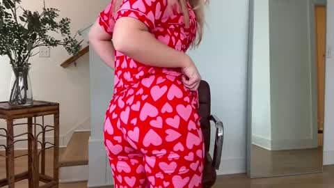 cassie online show from 01/11/25, 07:16