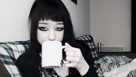 iiiiiiis online show from 11/21/25, 02:38