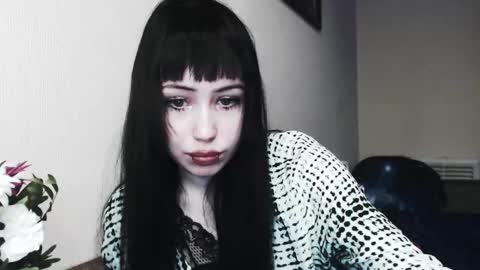 iiiiiiis online show from 12/14/25, 05:24