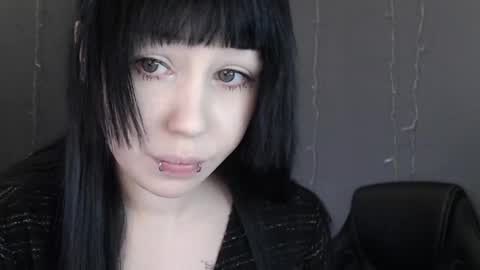 iiiiiiis online show from 03/24/26, 01:27