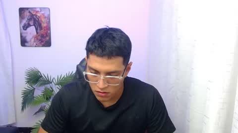 Snapshot of iiker_18 chatting on 07/15/26, 01:27 Iker online show from 07/15/26, 01:27