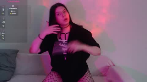 Vella online show from 10/18/25, 10:05