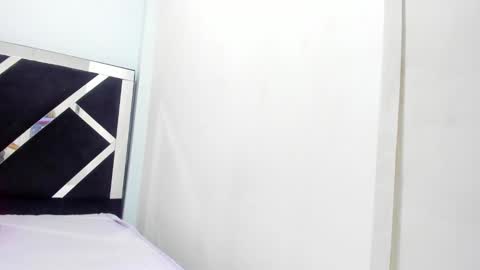 Isabella online show from 11/06/25, 01:23