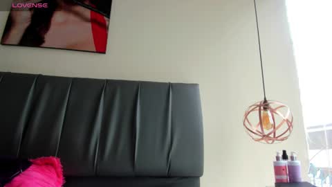 Isabella online show from 05/06/26, 12:21