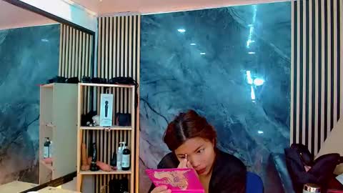 iisalombardi online show from 10/21/25, 03:18