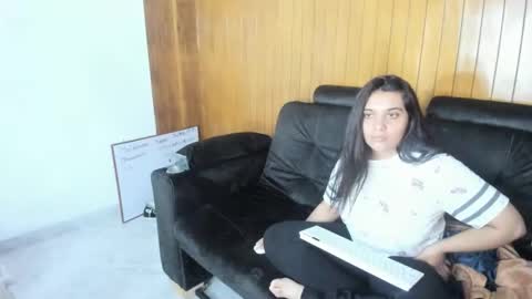 Snapshot of iko_deli chatting on 03/10/25, 03:45 valentina online show from 03/10/25, 03:45