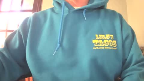 Snapshot of il_undercover chatting on 12/05/24, 02:22 il_undercover online show from 12/05/24, 02:22